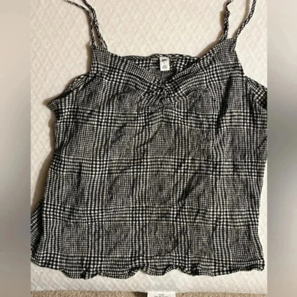 bp Tops - BP-Black and White Tank -Size Large